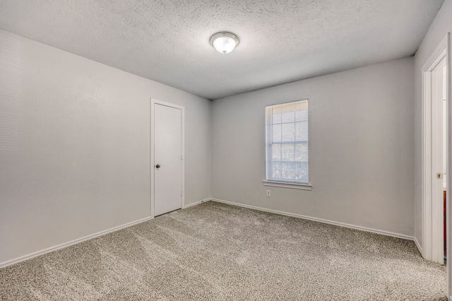 200 Connie Drive, Desoto, TX 75115