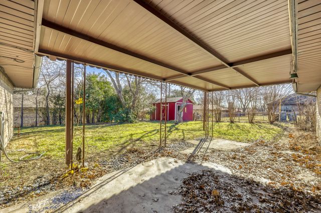 200 Connie Drive, Desoto, TX 75115