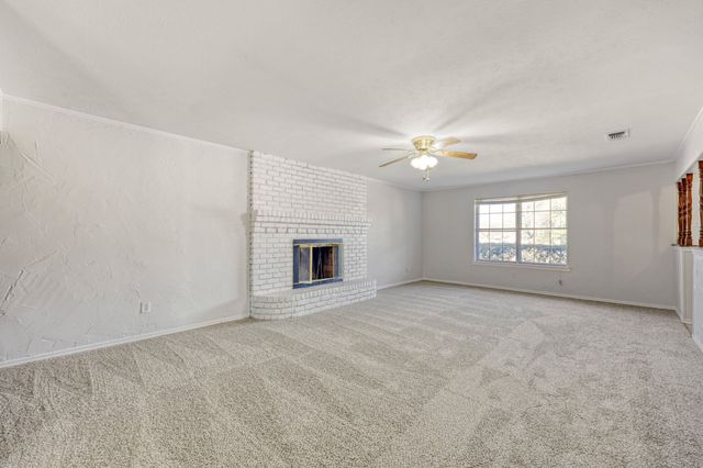 200 Connie Drive, Desoto, TX 75115