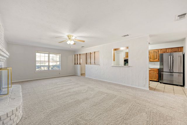 200 Connie Drive, Desoto, TX 75115