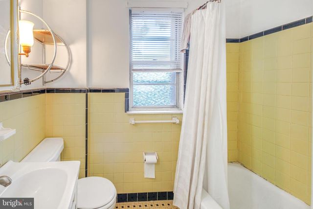 140 ROCKWOOD DR, Havertown, PA 19083