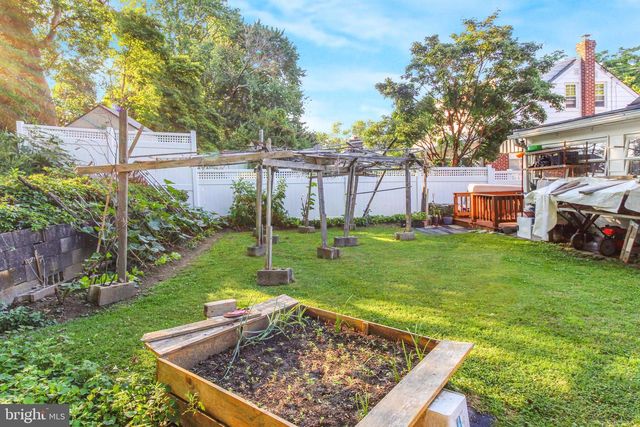 140 ROCKWOOD DR, Havertown, PA 19083