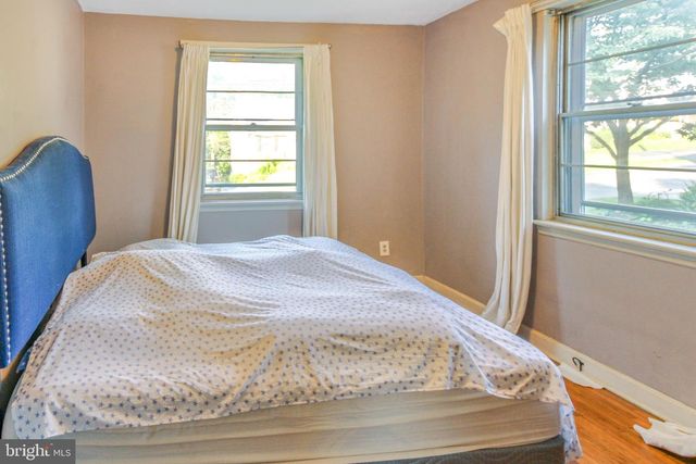 140 ROCKWOOD DR, Havertown, PA 19083
