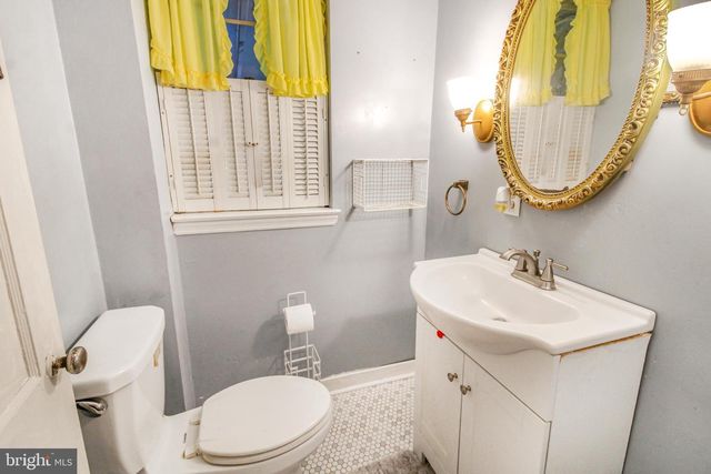 140 ROCKWOOD DR, Havertown, PA 19083