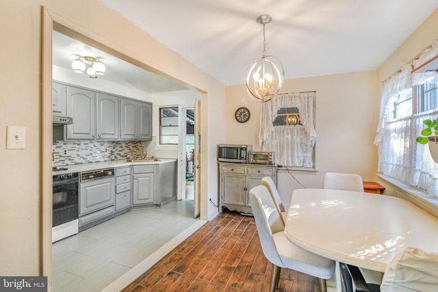 140 ROCKWOOD DR, Havertown, PA 19083