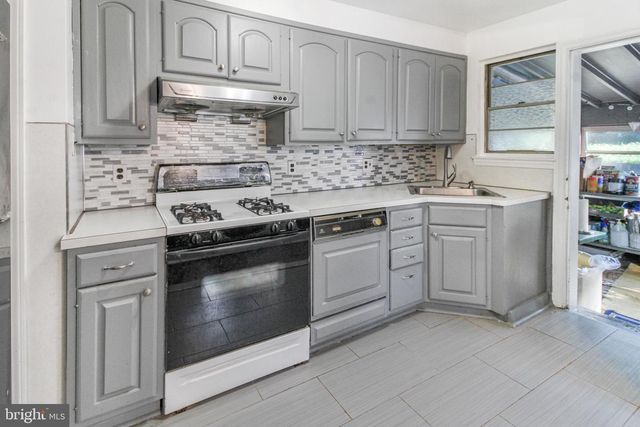 140 ROCKWOOD DR, Havertown, PA 19083