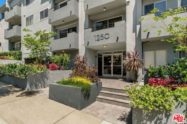 1250 N Kings Road 506, West Hollywood, CA 90069