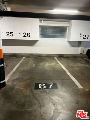 1250 N Kings Road 506, West Hollywood, CA 90069