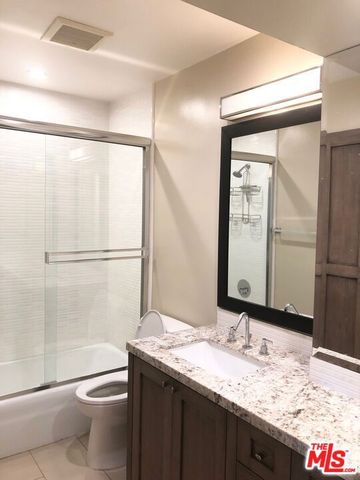 1250 N Kings Road 506, West Hollywood, CA 90069