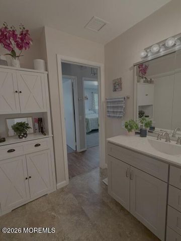 3 B Ironsides Drive, Whiting, NJ 08759