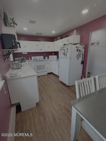 3 B Ironsides Drive, Whiting, NJ 08759