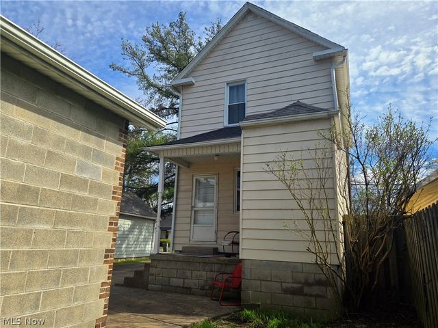 2446 Vestal Road, Youngstown, OH 44509
