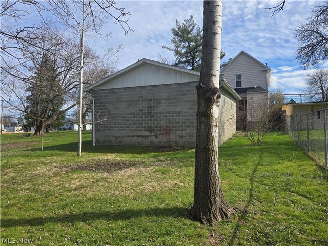 2446 Vestal Road, Youngstown, OH 44509