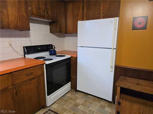2446 Vestal Road, Youngstown, OH 44509
