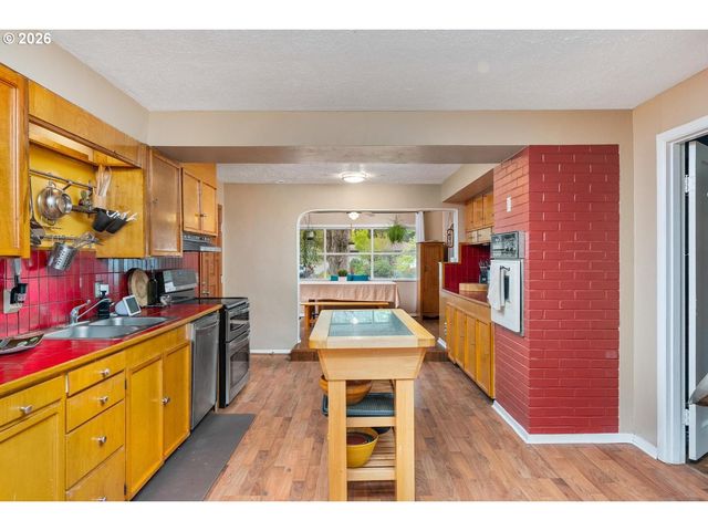 856 Ne 113TH Ave, Portland, OR 97220