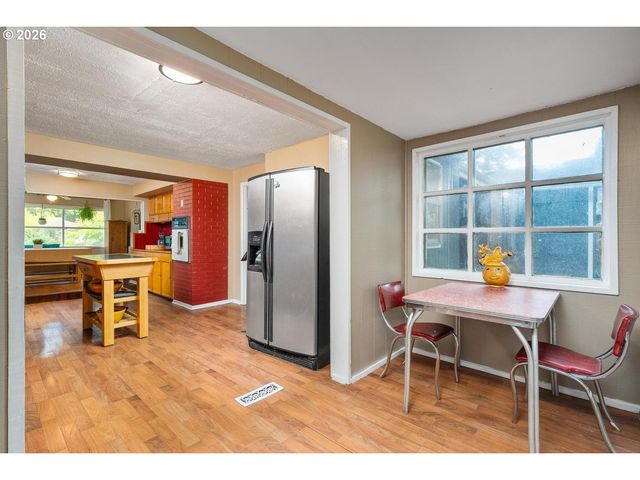 856 Ne 113TH Ave, Portland, OR 97220