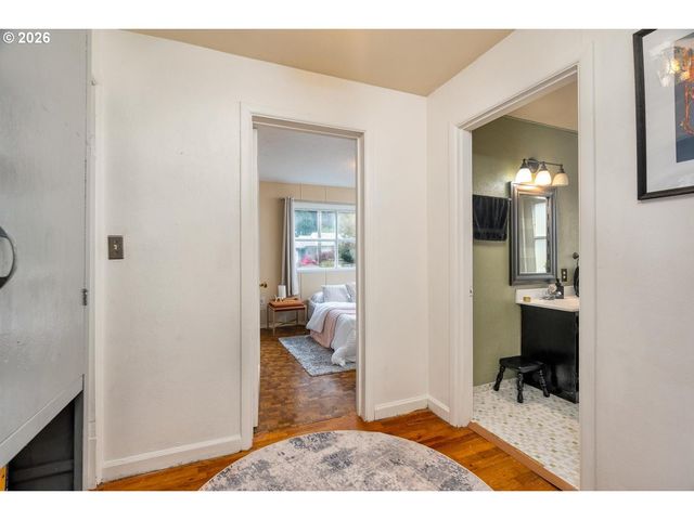 856 Ne 113TH Ave, Portland, OR 97220