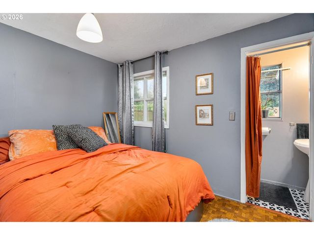 856 Ne 113TH Ave, Portland, OR 97220