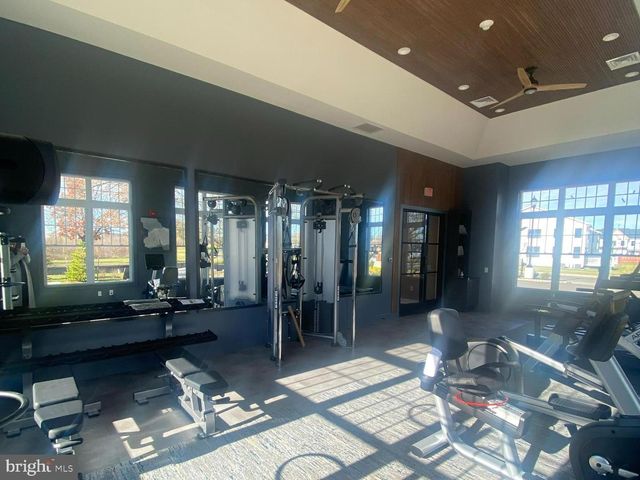 6 MEADE DR, West Windsor, NJ 08550