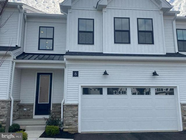 6 MEADE DR, West Windsor, NJ 08550