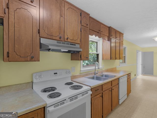 100 Homestead Place, Rex, GA 30273