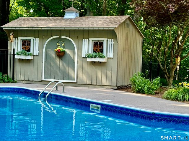 5 Cantlewood Drive, Somers, CT 06071