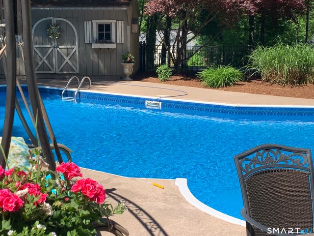 5 Cantlewood Drive, Somers, CT 06071