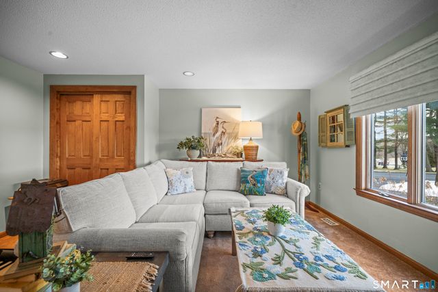 5 Cantlewood Drive, Somers, CT 06071