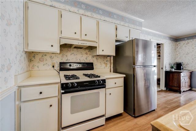 60 Village Green Circle, Savannah, GA 31411