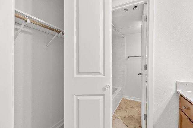 3204 Menchaca RD 710, Austin, TX 78704