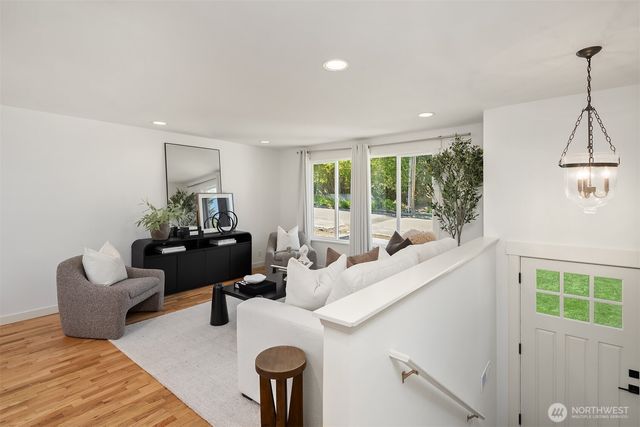 413 9th Avenue, Kirkland, WA 98033