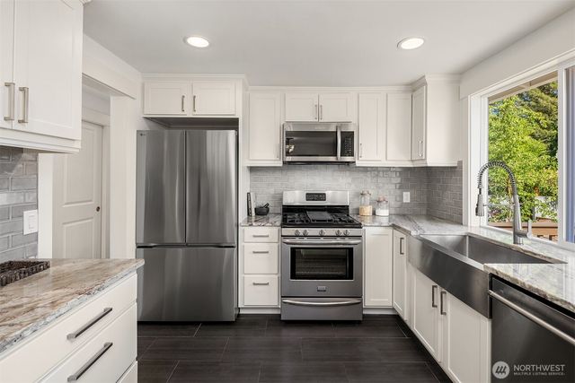 413 9th Avenue, Kirkland, WA 98033