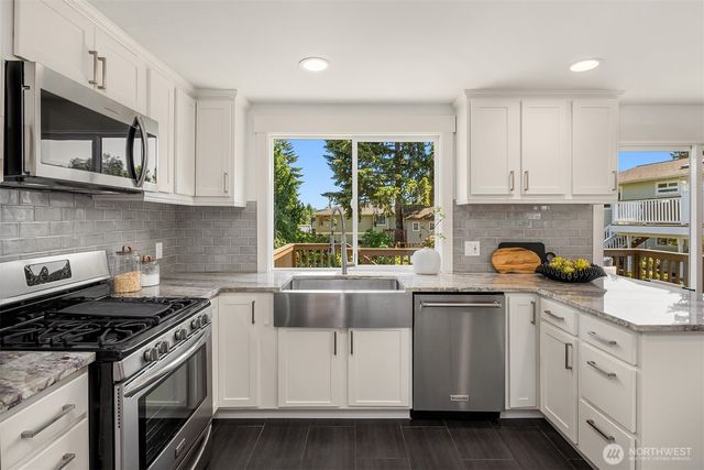 413 9th Avenue, Kirkland, WA 98033
