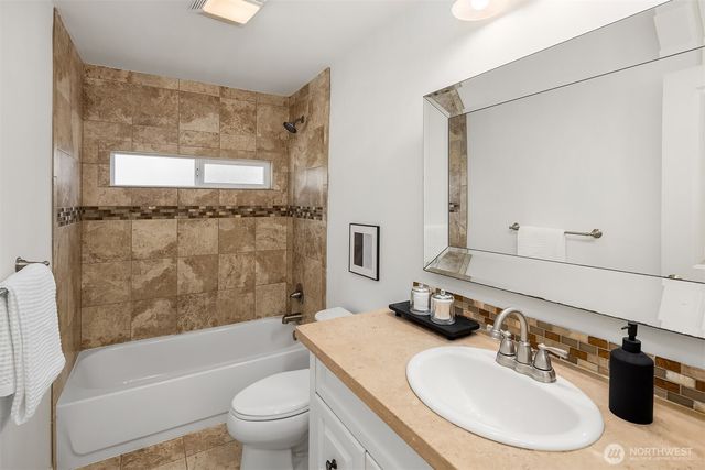 413 9th Avenue, Kirkland, WA 98033