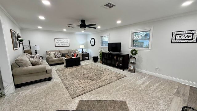 1017 Hickory St, Morgan City, LA 70380