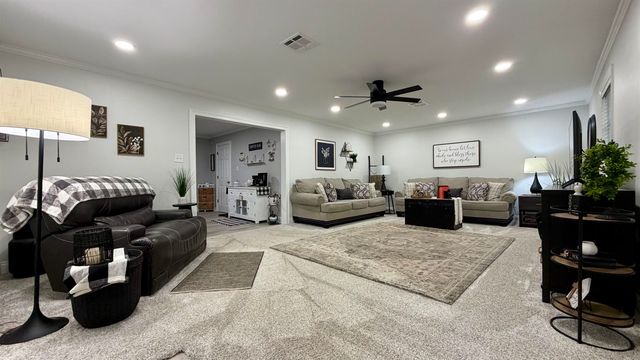 1017 Hickory St, Morgan City, LA 70380