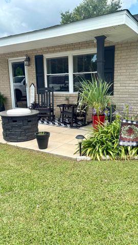 1017 Hickory St, Morgan City, LA 70380