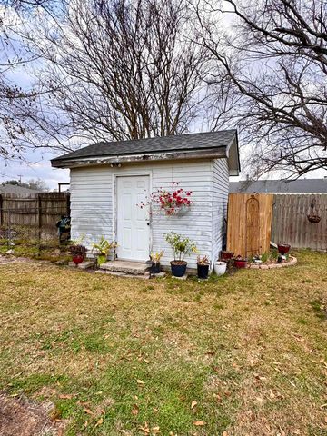 1017 Hickory St, Morgan City, LA 70380