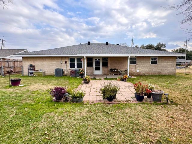 1017 Hickory St, Morgan City, LA 70380