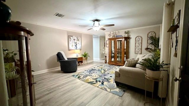 1017 Hickory St, Morgan City, LA 70380