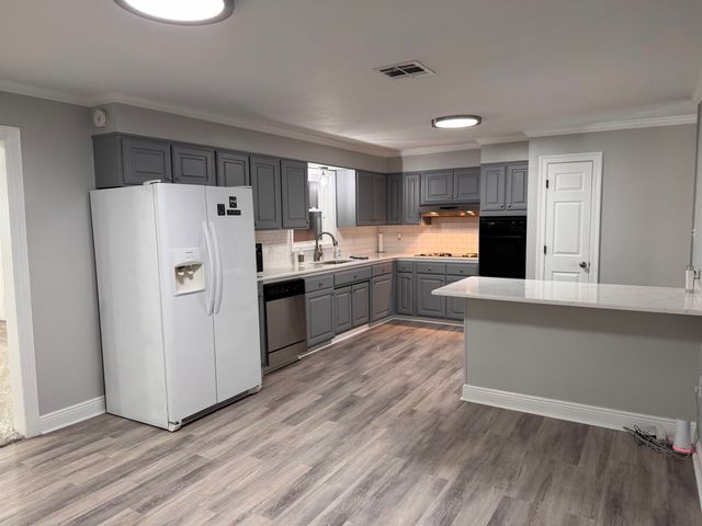 1017 Hickory St, Morgan City, LA 70380