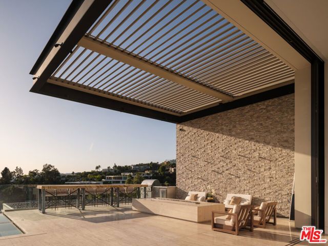 1305 Collingwood Place, Los Angeles, CA 90069