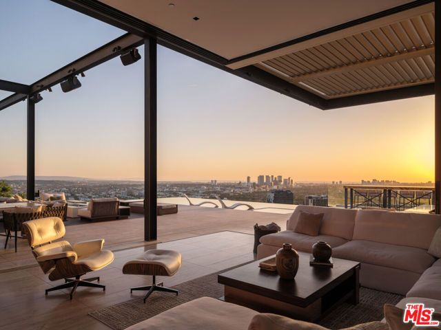 1305 Collingwood Place, Los Angeles, CA 90069