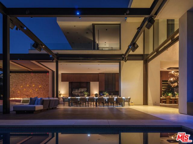 1305 Collingwood Place, Los Angeles, CA 90069