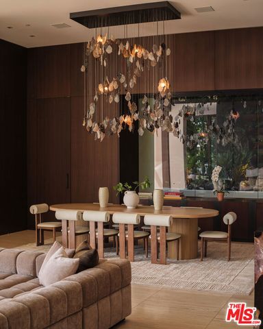 1305 Collingwood Place, Los Angeles, CA 90069