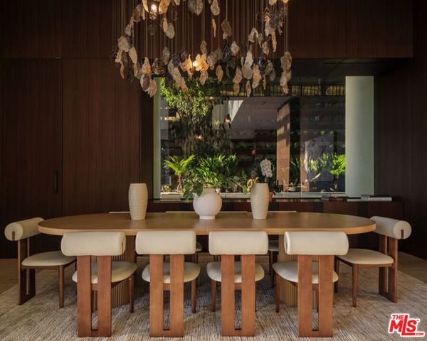 1305 Collingwood Place, Los Angeles, CA 90069