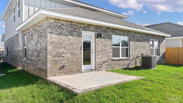 136 Albatross St, Cantonment, FL 32533