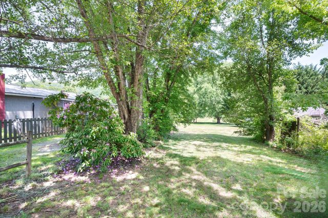 2802 Beaverdam Road, Canton, NC 28716