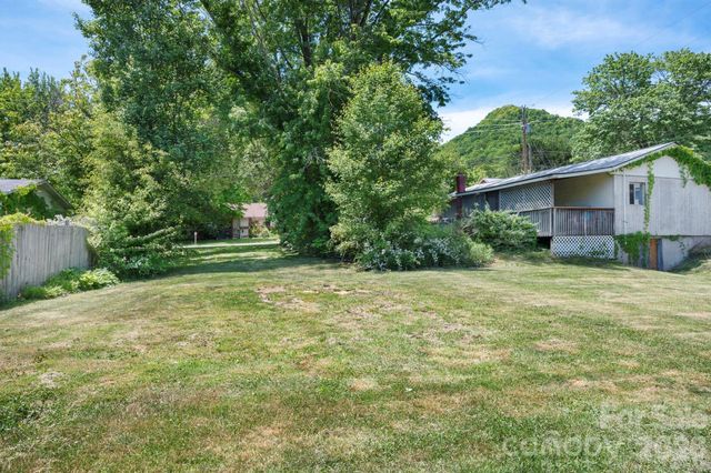 2802 Beaverdam Road, Canton, NC 28716