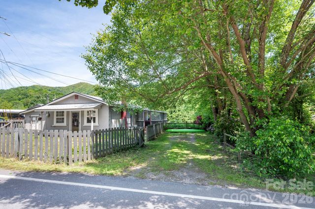 2802 Beaverdam Road, Canton, NC 28716